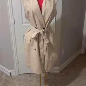 H&M Beige Sleeveless Midi Dress